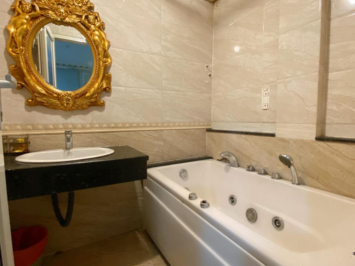 Crowne Bui Vien Hotel Ho Chi Minh-stad Buitenkant foto